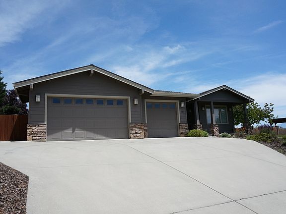 2nd image of 902 Northview Cir