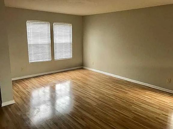 4th image of 129 Kendrick Farm Dr