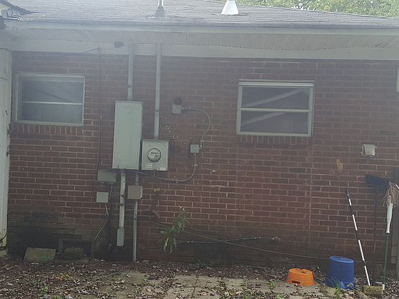 3rd image of 625 Harwyn Dr