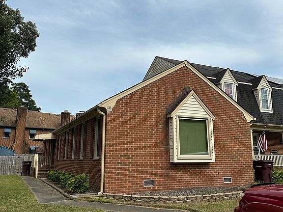 2nd image of 413 Middle Oaks Dr #313