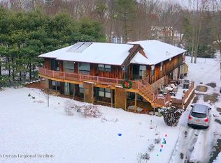 10 Claytons Ln, Manalapan, NJ 07726