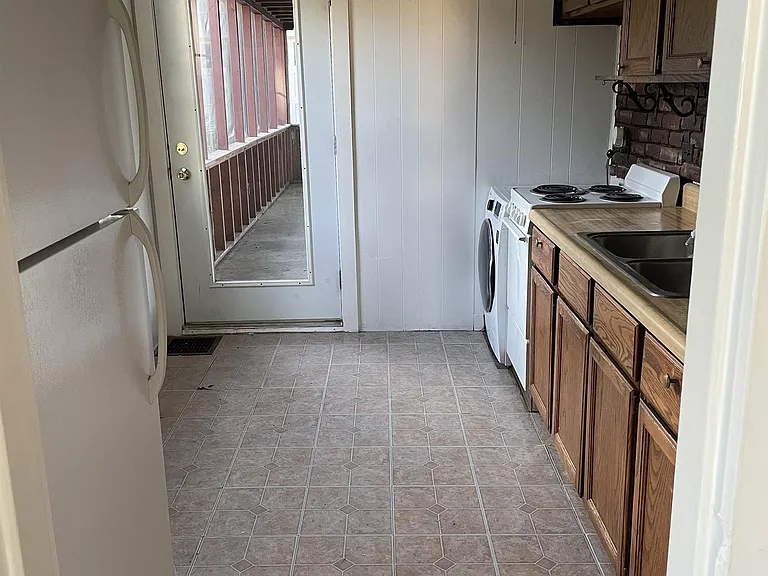 2030 Chaney Rd #1 — Photo 18