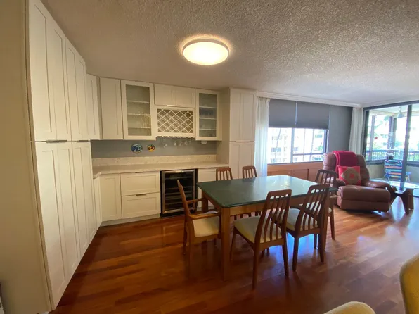 2215 Aloha Dr, Honolulu, HI
