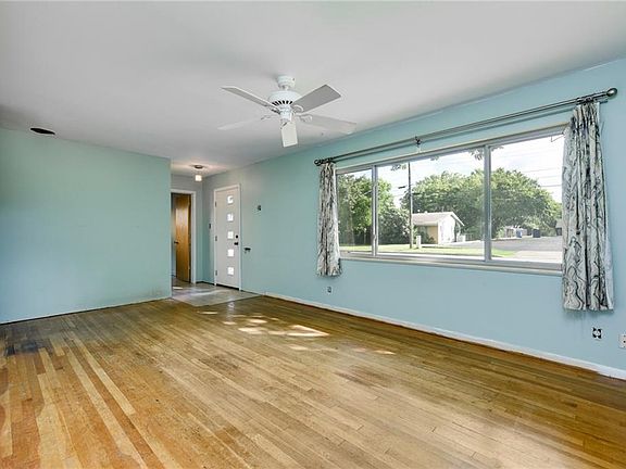 3rd image of 1407 Choquette Dr
