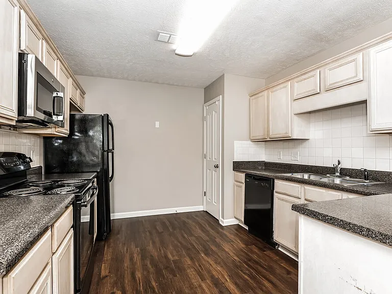 3227 Cinch Ct — Photo 8