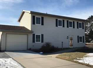 407 Quail Dr, Aurora, NE 68818