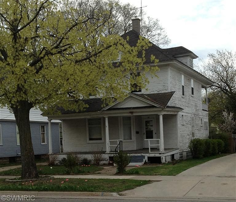 2nd image of 80 W 16th St