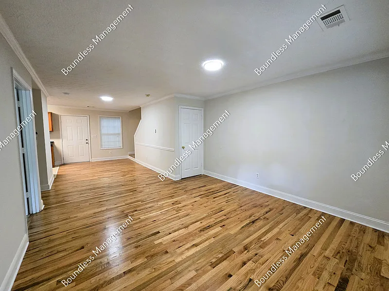 4 bed, 2.0 bath, 1410 sqft, $1,595 — Photo 3