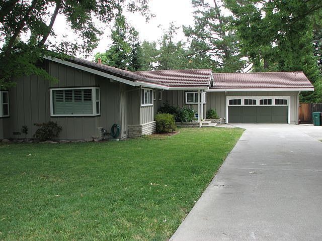 New Carriage Style Garage Door & Paint July 2008
