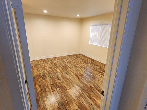 4th image of 2294 Woodside Ln Unit 6