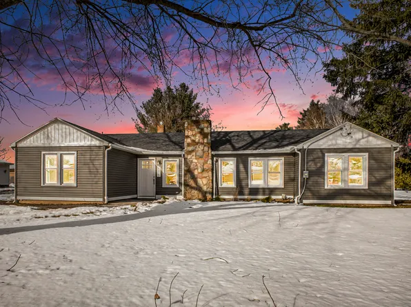 975 Port Sheldon St, Jenison, MI 49428