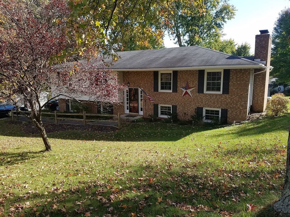1st image of 6 Applewood Dr