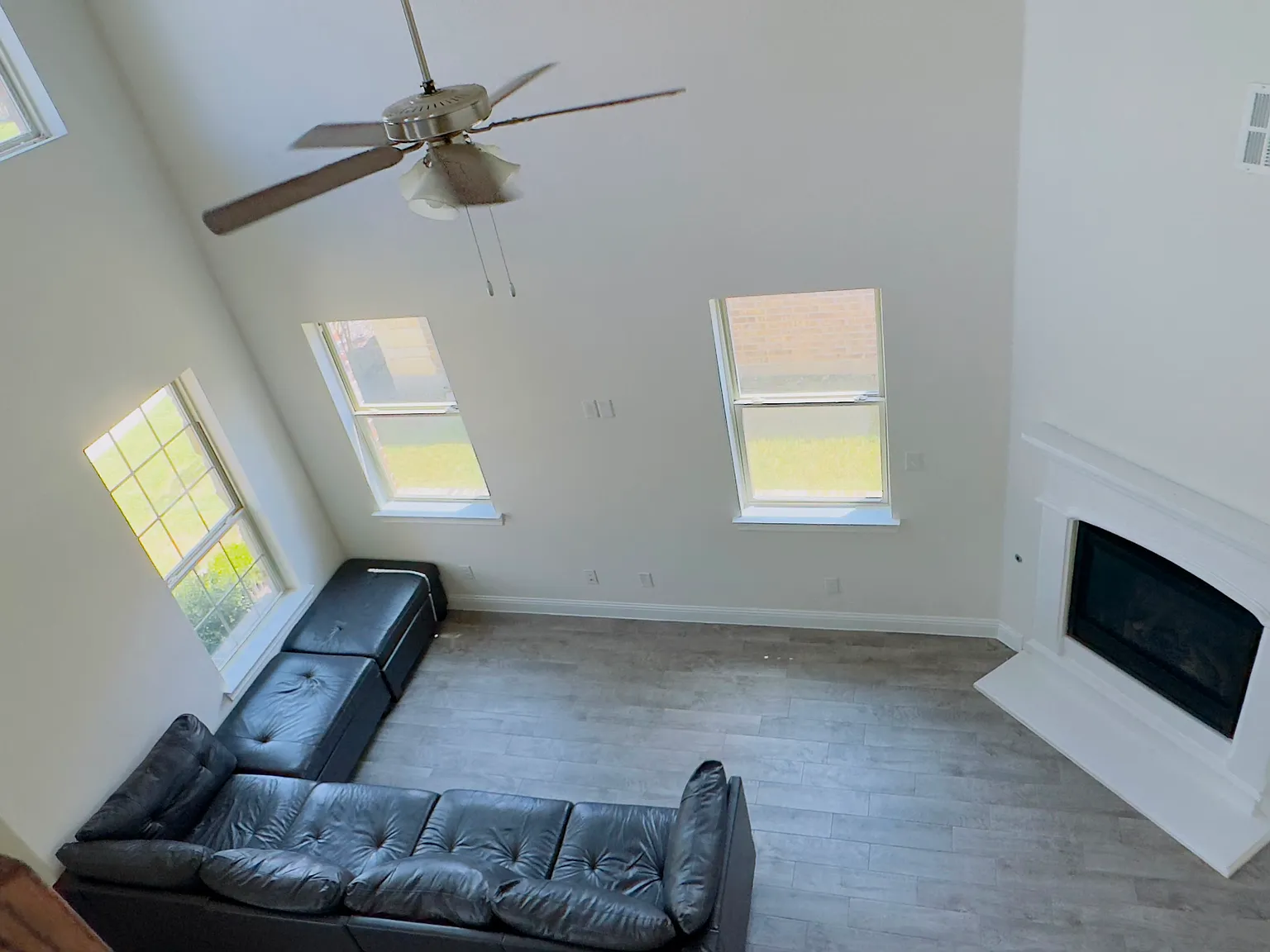 4 bed, 2.5 bath, 2668 sqft, $2,800 — Photo 4