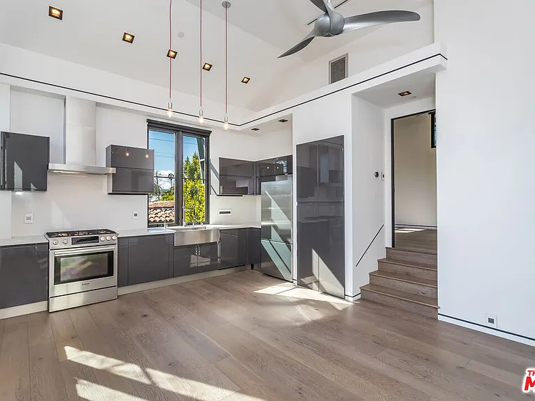 601 N Crescent Heights Blvd — Photo 18