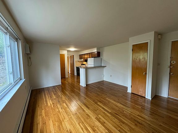 4th image of 3992 Ballard Ave APT 3