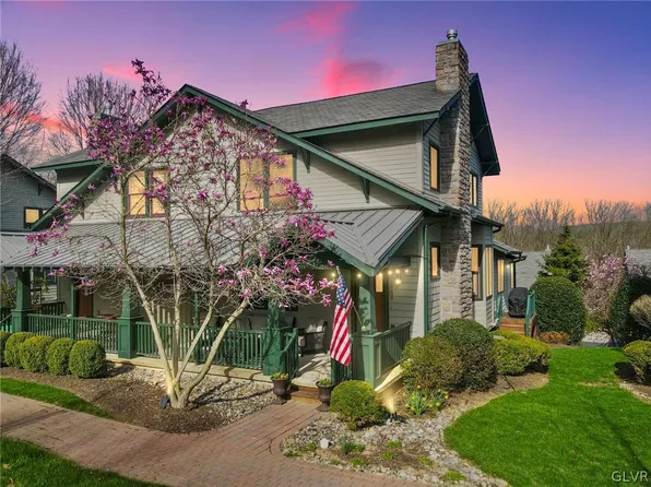 3478 Creekside Ct, Hellertown, PA 18055