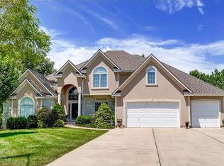 612 NW Timber Ridge Trl, Lees Summit, MO 64081