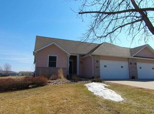 418 Pinehurst Ave, Vermillion, SD 57069