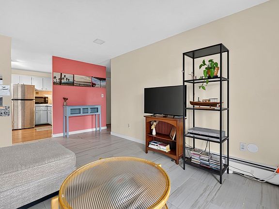 4th image of 262 E Haverhill St APT 23