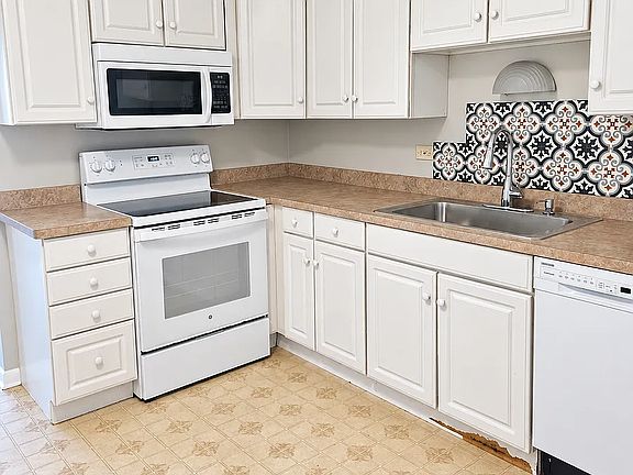 4th image of 2000 Parkside Dr #2C
