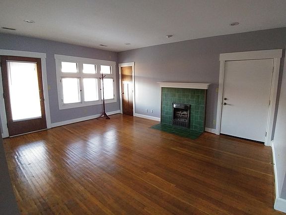 3rd image of 3015 N Pennsylvania St APT 8