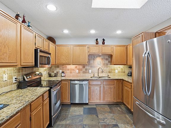 4th image of 10117 High Bluff Dr