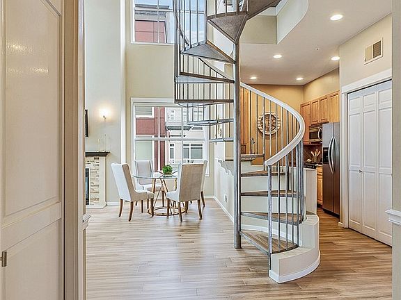 2nd image of 10045 NE 1st St APT 525