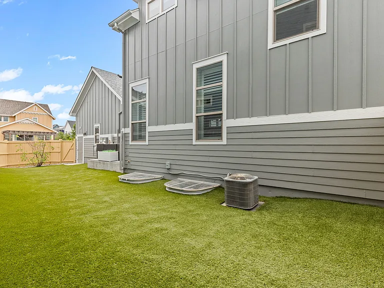 9442 E 53rd Ave — Photo 33