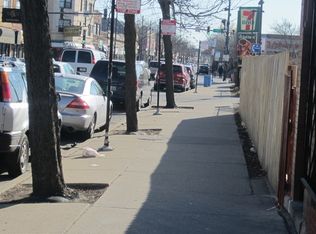3421 W Montrose Ave, Chicago, IL 60618