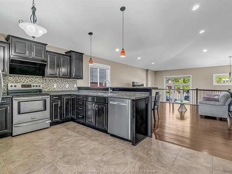 420 Runstedler Dr — Photo 10