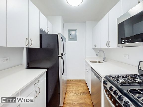3rd image of 240 E 82nd St APT 10d