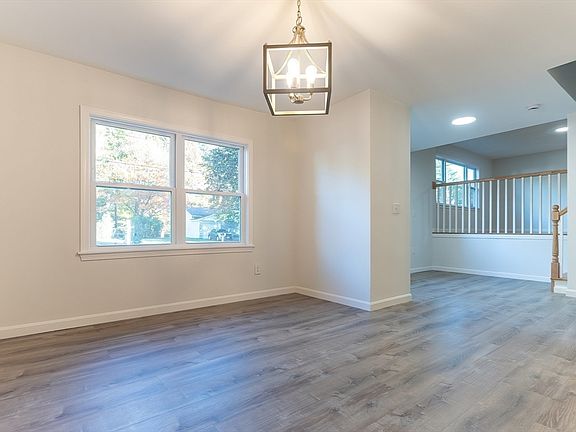 4th image of 54 Westfield Dr