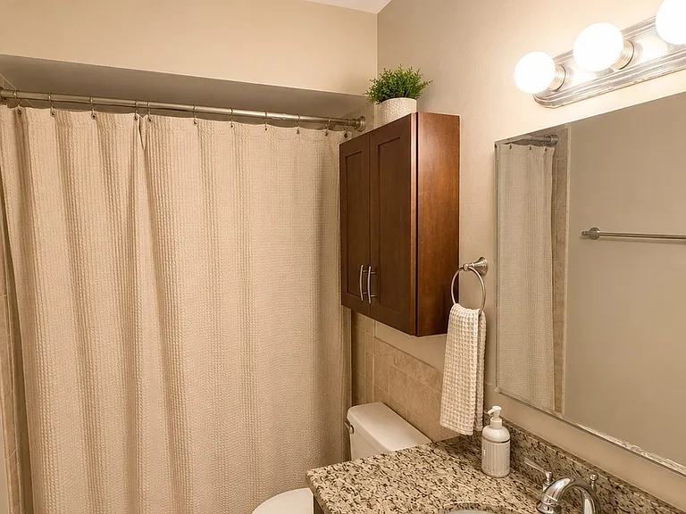 708 Windsor Dr — Photo 8