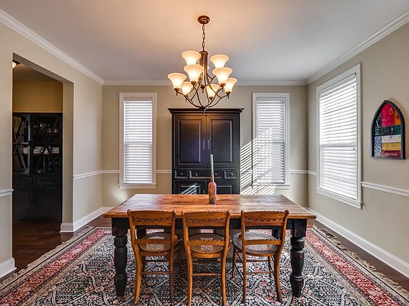 5th image of 6851 Manor Dr