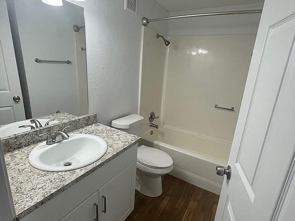 5th image of 4543 24th Ave