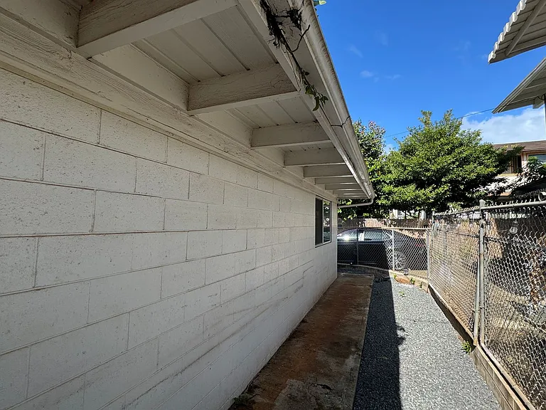 2326 Rose St — Photo 4