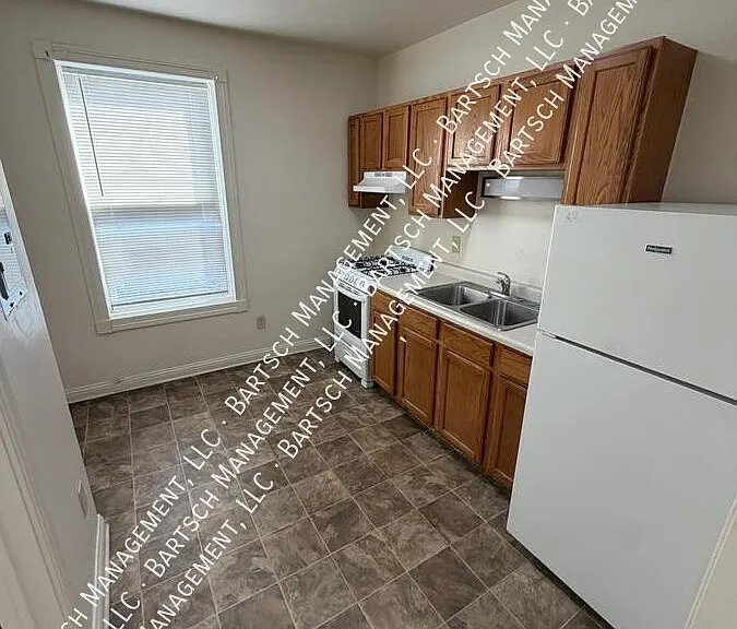 1311 W Madison St #10 — Photo 3