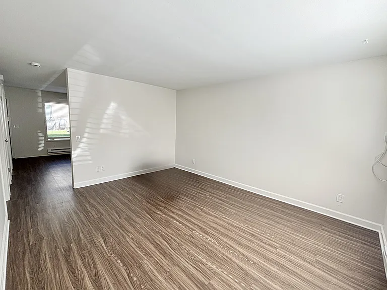 525 Schiller St #31 — Photo 2
