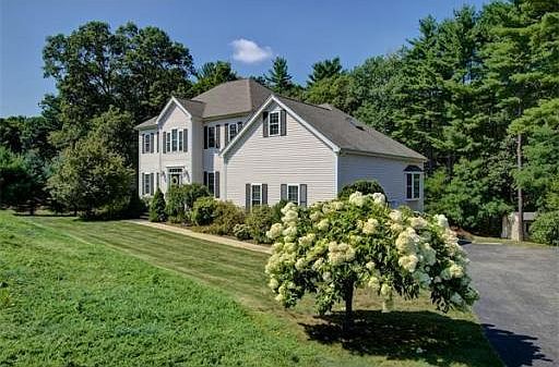 1st image of 14 Noel Dr