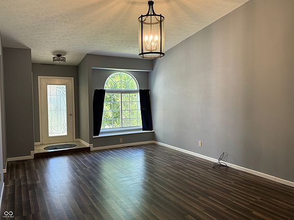 4th image of 6649 Sunbury Dr