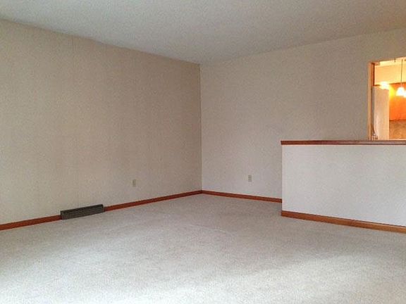 3rd image of 1120 E Memorial Dr