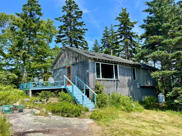 3 Foote Hill Road, Vinalhaven, ME 04863