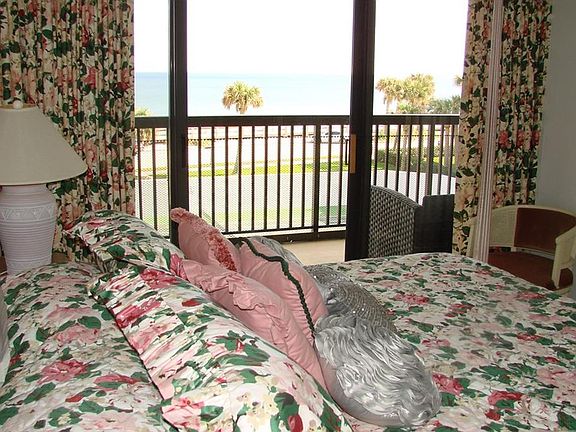5th image of 4141 Ocean Dr