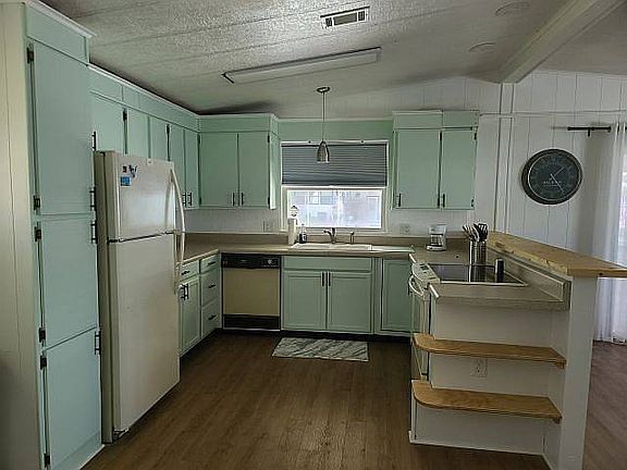 2nd image of 4851 Lakeland Harbor Cres #183