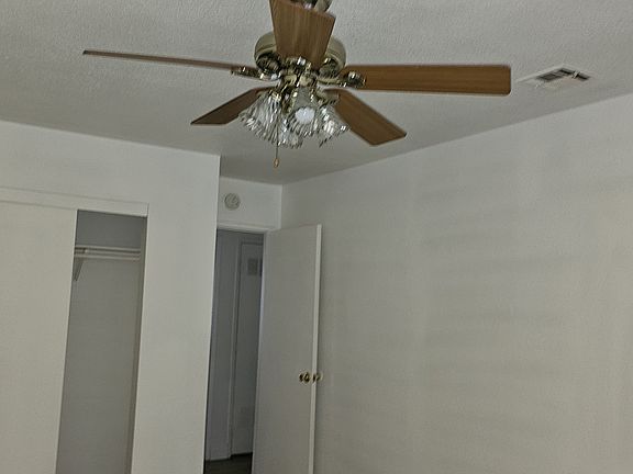Bedroom #1 with ceiling fan