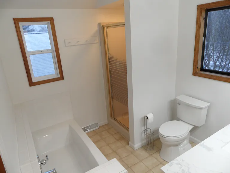 921 Onondaga St — Photo 38
