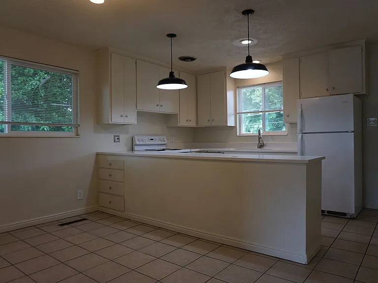 2564 S. 700 E. — Photo 19