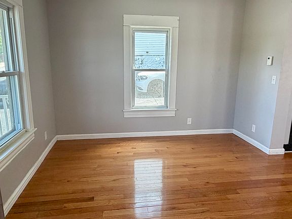3rd image of 530 Myrtle St #1