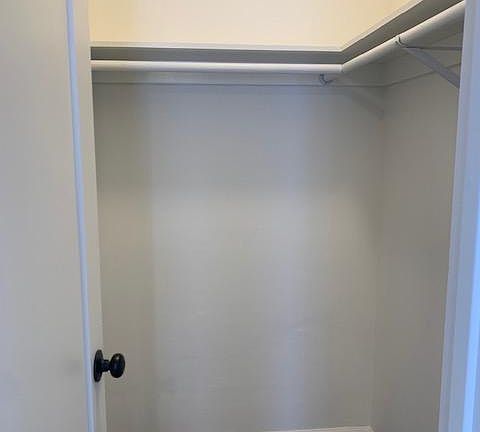 5th image of 118 S Everett St #17
