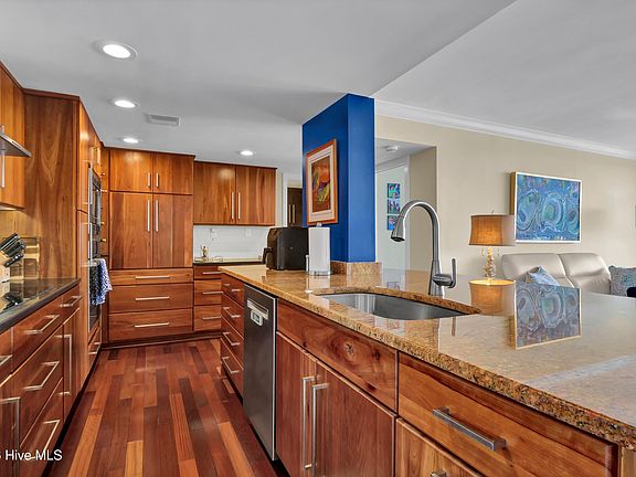 4th image of 322 Causeway Drive Ste 806